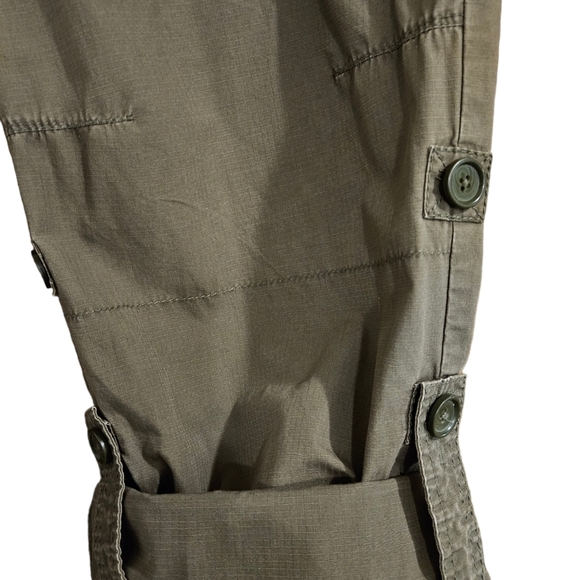 Anne Taylor Loft Cargo Utility pants/shorts army green size 6 - Picture 10 of 14
